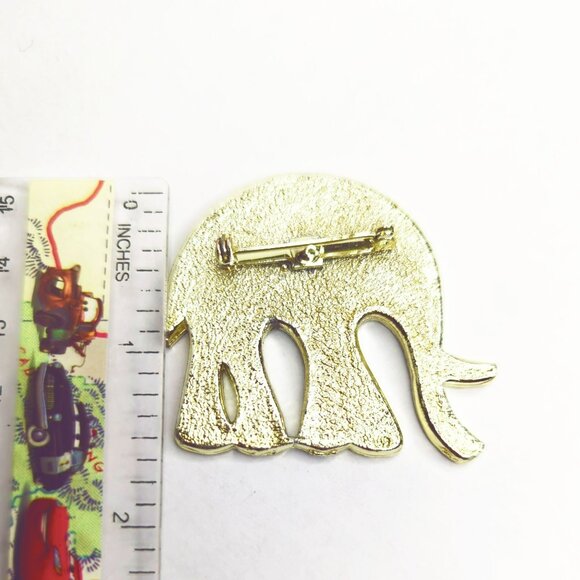 Vintage Elephant Brooch Pin With Cream Enamel & Gold Tone Metal - Picture 5 of 5